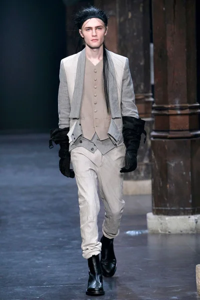 Look 14
